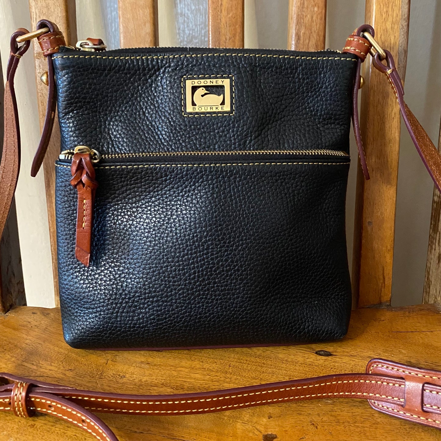 Dooney & Bourke | Dillen Letter Carrier Crossbody | Black Pebble Grain Leather