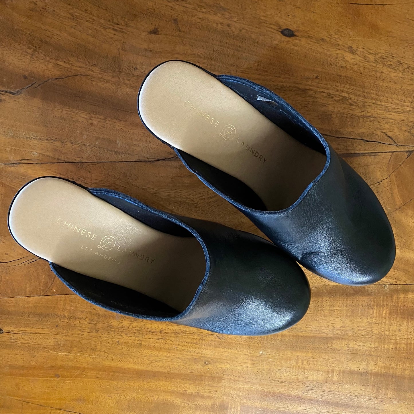 Chinese Laundry Black Leather Platform Clogs with Natural Wood Accents Size 7.5