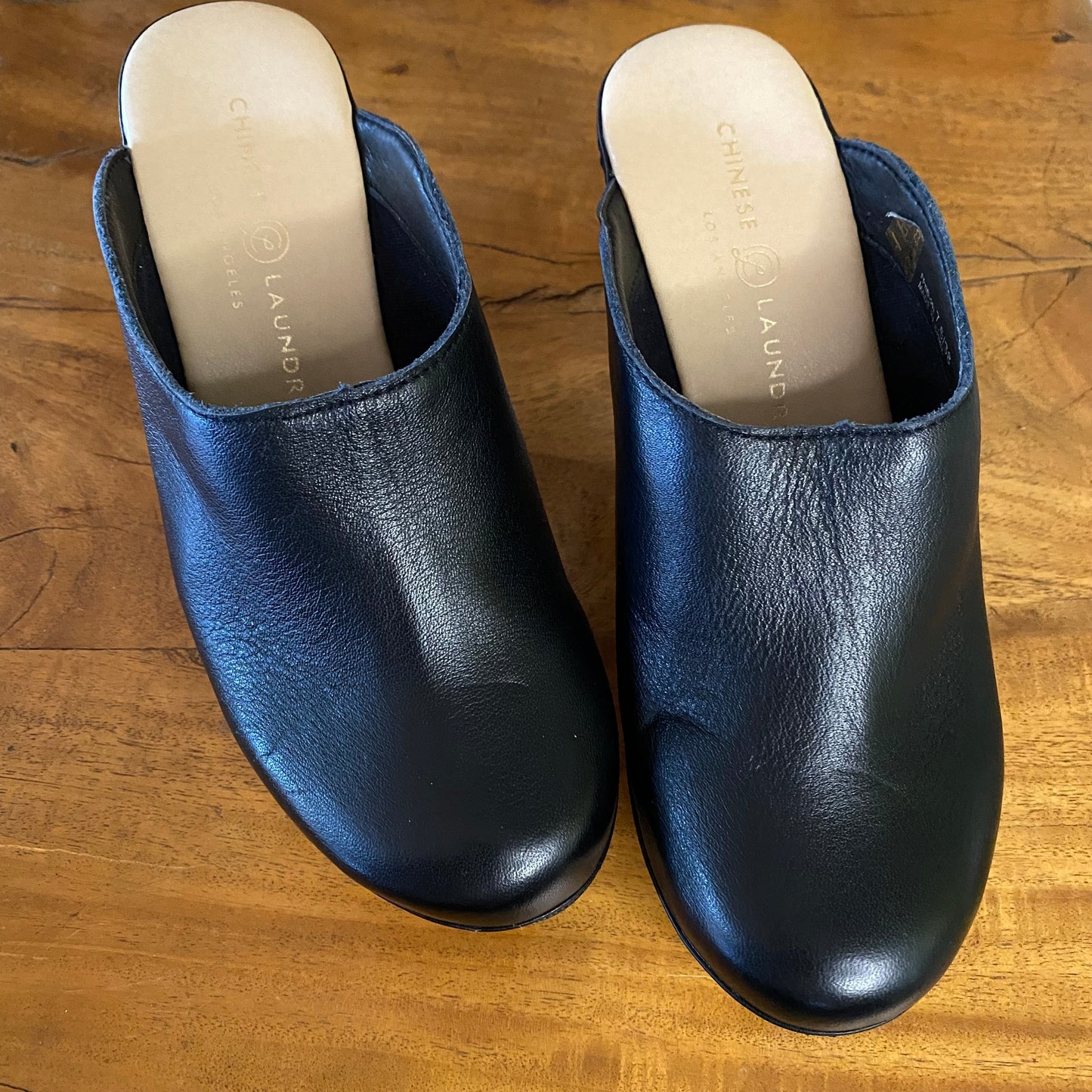 Chinese Laundry Black Leather Platform Clogs with Natural Wood Accents Size 7.5