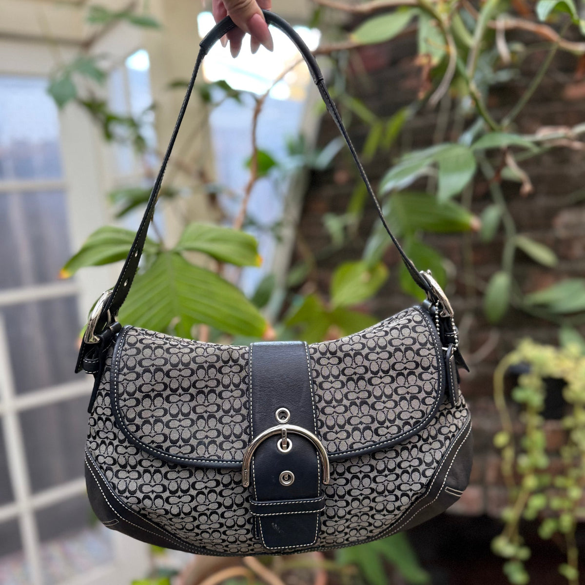 Vintage Coach Soho Signature Buckle Shoulder Bag Black Grey 6808 Y2K